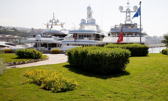 Oceanis 40.1 - Yacht Charter Sailica
