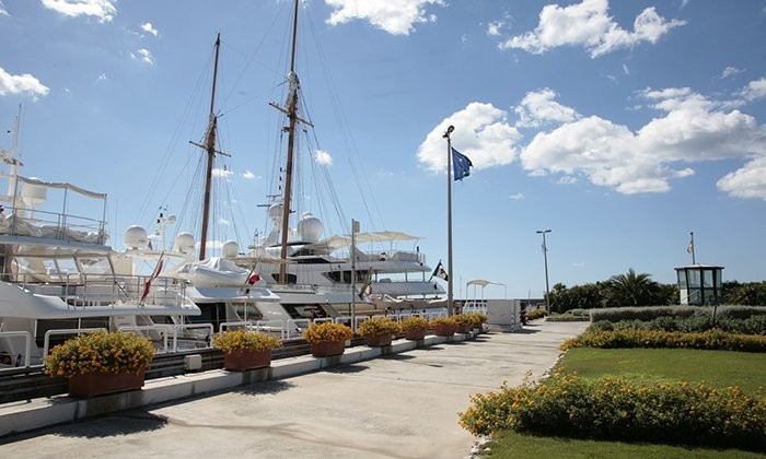 Oceanis 40.1 - Yacht Charter Sailica