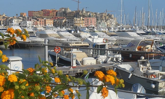 Oceanis 40.1 - Yacht Charter Sailica