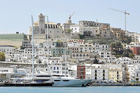 Bavaria 50 - Yacht Charter Sailica