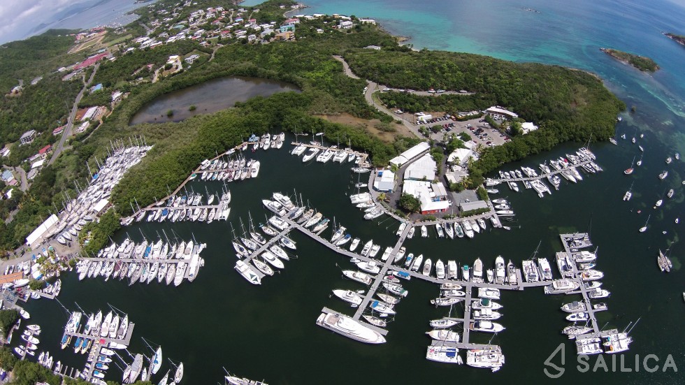 Bali Catspace - Yacht Charter Sailica
