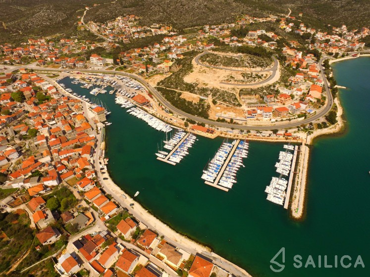 Dufour 41 - Yacht Charter Sailica