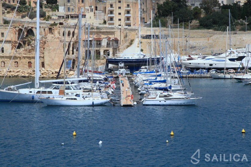 Bavaria 36 Cruiser - Yacht Charter Sailica