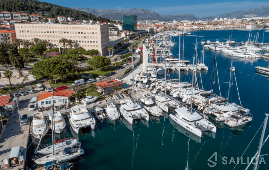 Lagoon 46  - Yacht Charter Sailica