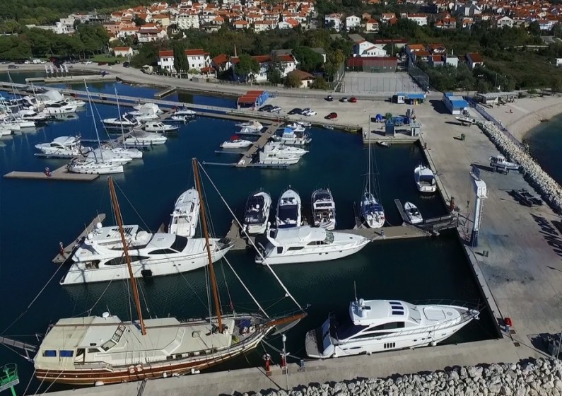 Bavaria 46 Cruiser - Yacht Charter Sailica
