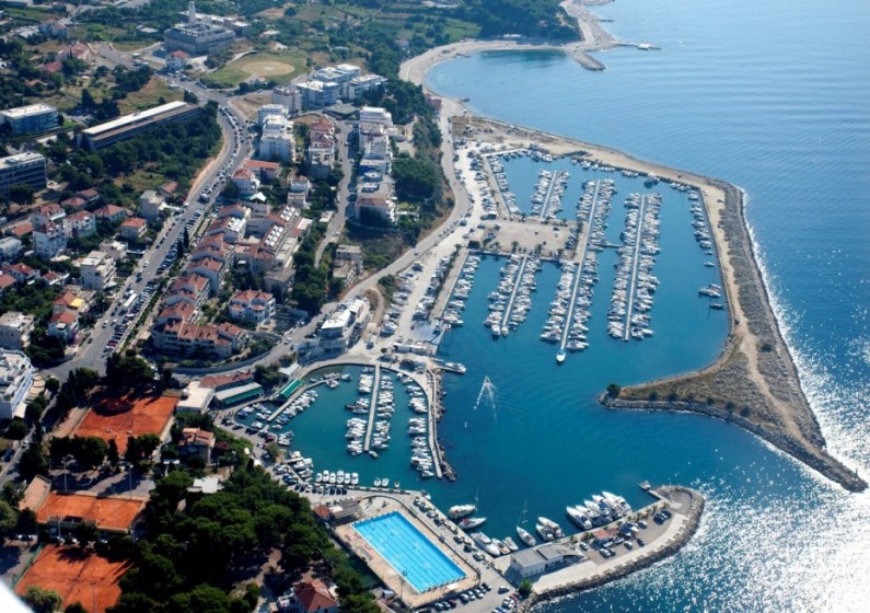 Leut - Yacht Charter Sailica
