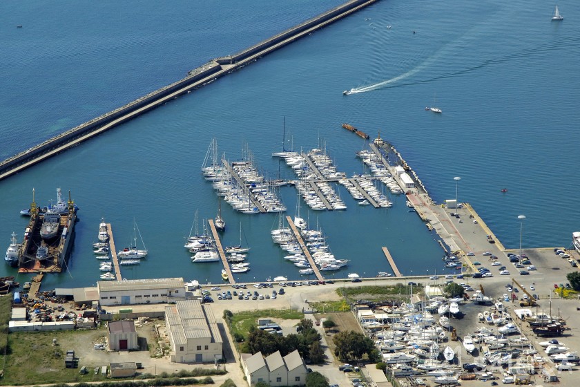 Dufour 405 - Yacht Charter Sailica