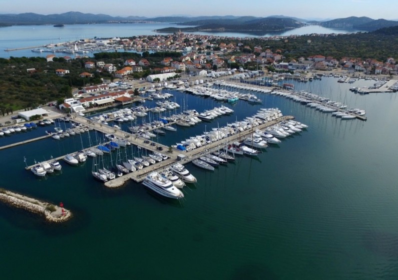 Bavaria 41 Cruiser - Yacht Charter Sailica