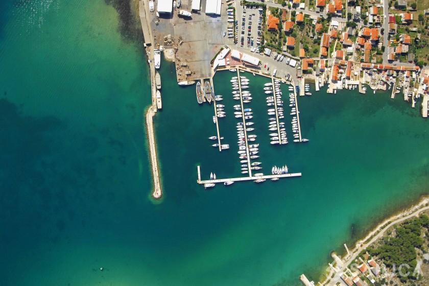 Sun Odyssey 32i - Yacht Charter Sailica