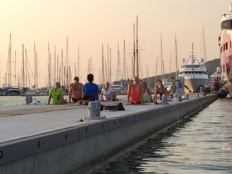Oceanis 323 Clipper - Yacht Charter Sailica