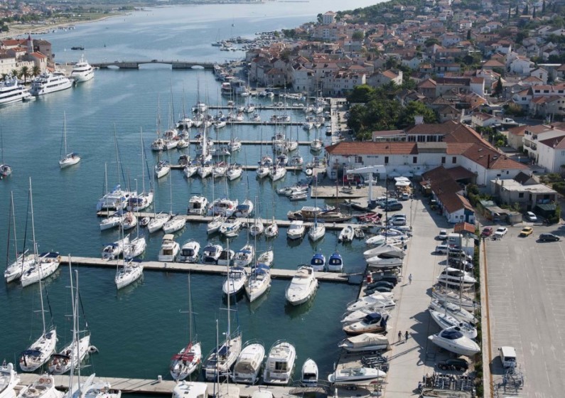 Bavaria 51 Cruiser - Yacht Charter Sailica