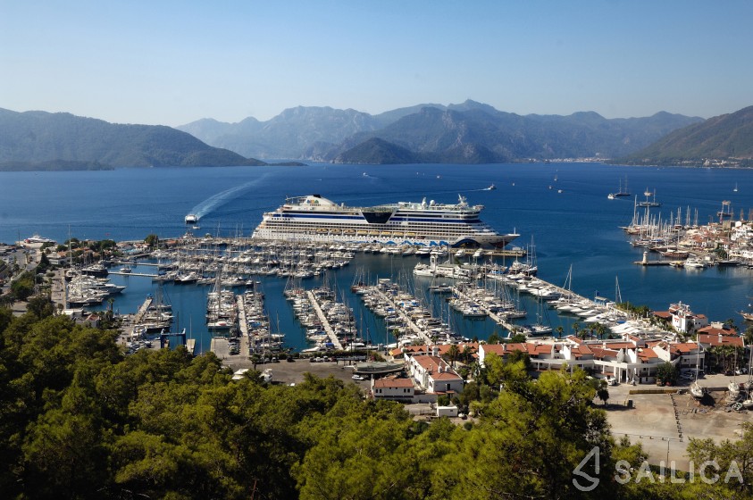 Dufour 390 Grand Large - Yacht Charter Sailica