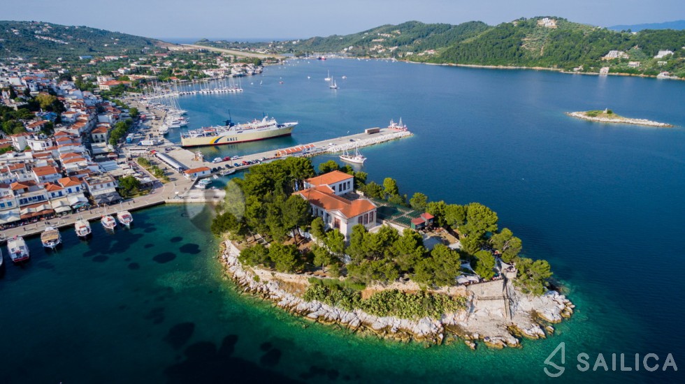 Bavaria C42 - Yacht Charter Sailica