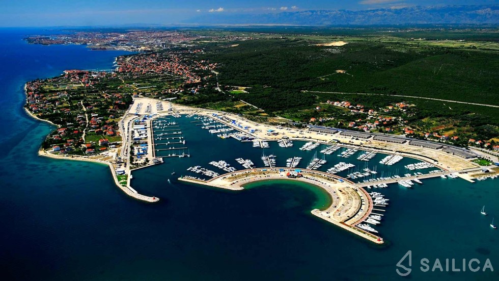 Bavaria 46 Cruiser - Yacht Charter Sailica