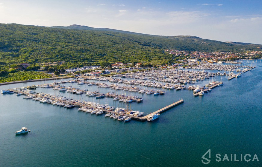 Gib Sea 43 - Yacht Charter Sailica