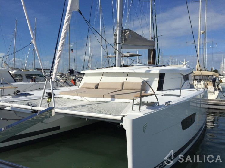 Lucia 40 - Yacht Charter Sailica