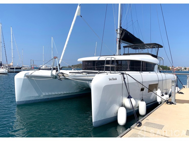 Lagoon 42 - Yacht Charter Sailica