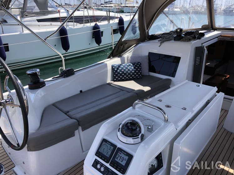 Sun Odyssey 410 - Yacht Charter Sailica