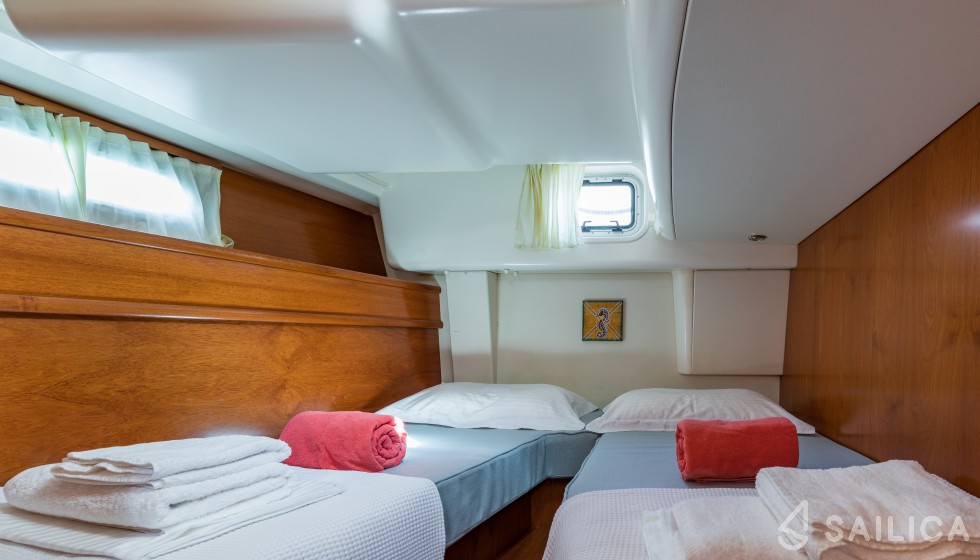 Sun Odyssey 54DS - Yacht Charter Sailica