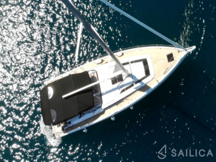 Oceanis 51.1 - Yacht Charter Sailica