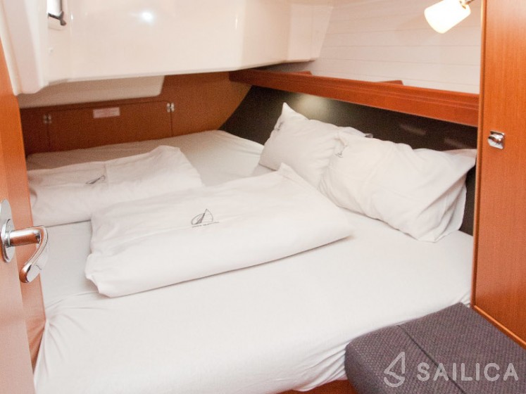 Bavaria 37 Cruiser - Yacht Charter Sailica