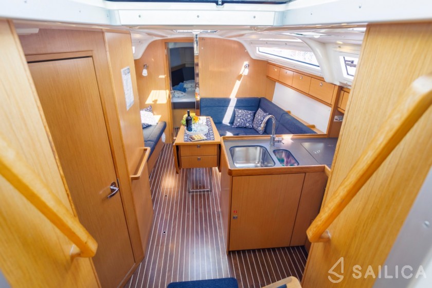 Bavaria 37 Cruiser - Yacht Charter Sailica