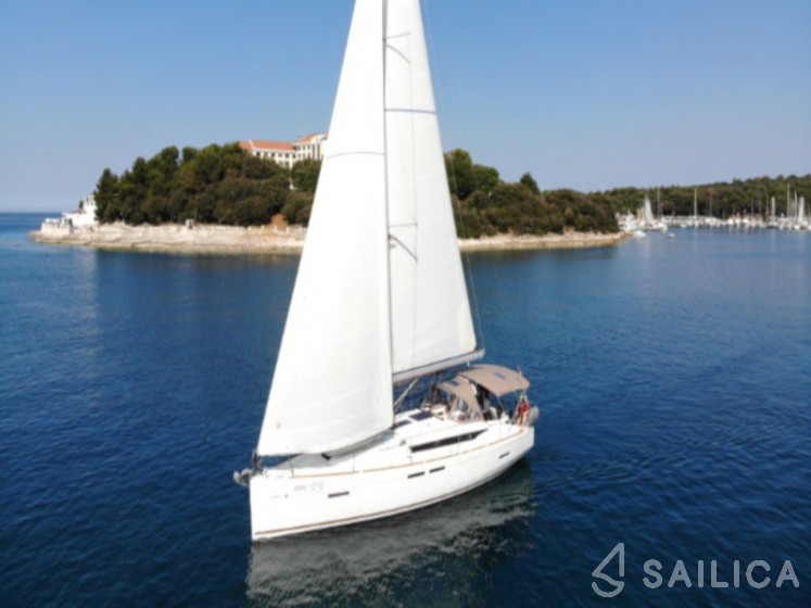 Sun Odyssey 419 - Yacht Charter Sailica