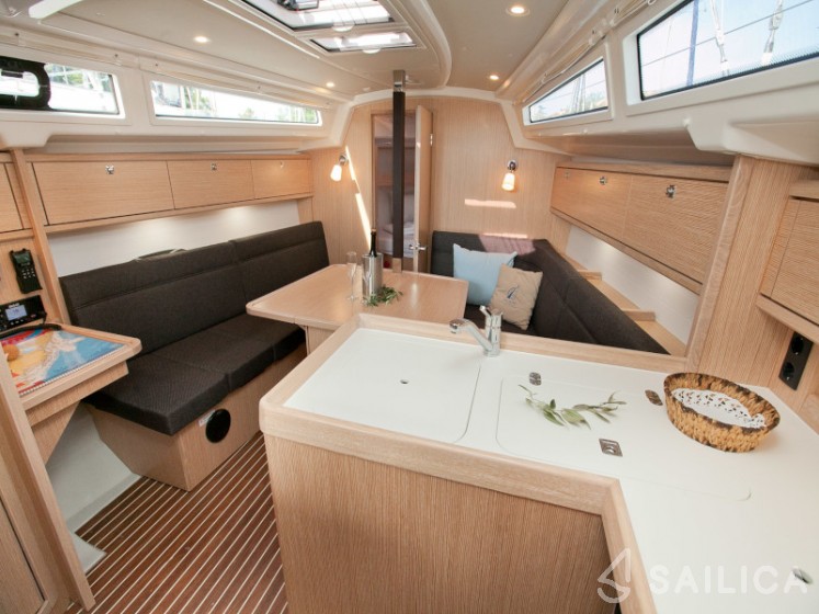 Bavaria Cruiser 34 Style - Yacht Charter Sailica