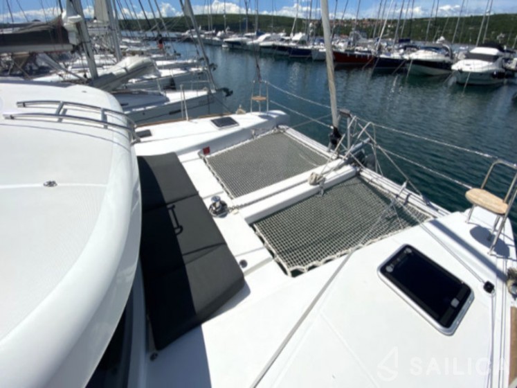 Lagoon 40 - Yacht Charter Sailica