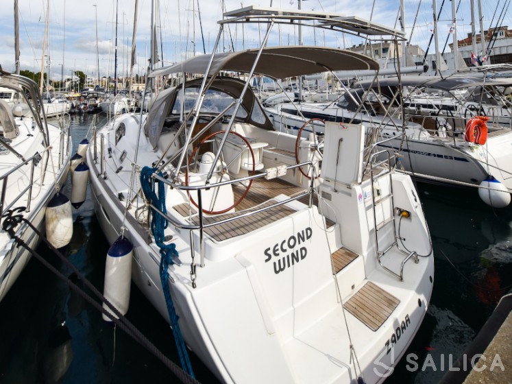 Oceanis 40 - Yacht Charter Sailica
