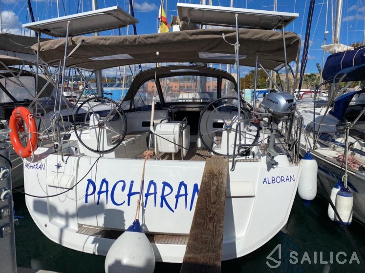 Sun Odyssey 519 - Yacht Charter Sailica