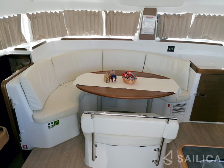 Lagoon 380 - Yacht Charter Sailica