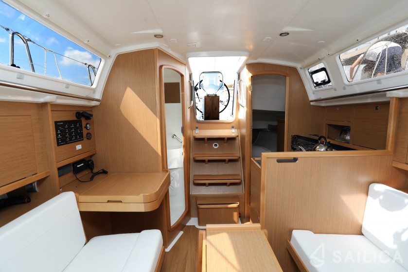 Sun Odyssey 319 - Yacht Charter Sailica