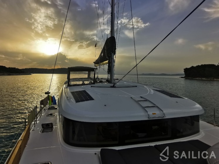 Lagoon 40 - Yacht Charter Sailica