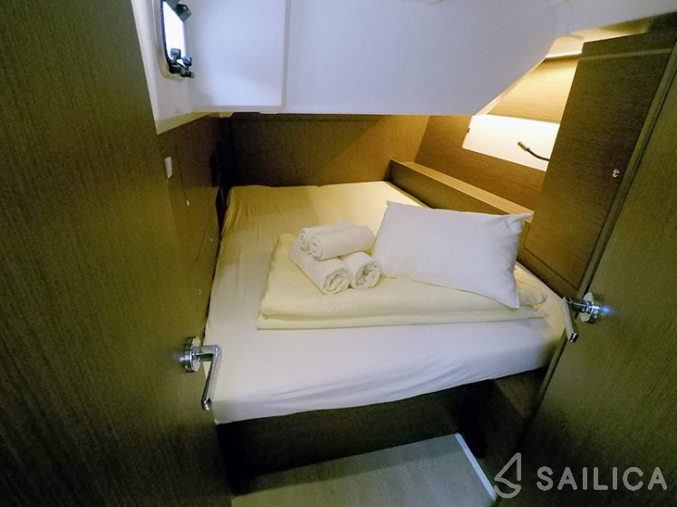 Oceanis 46.1 - Yacht Charter Sailica