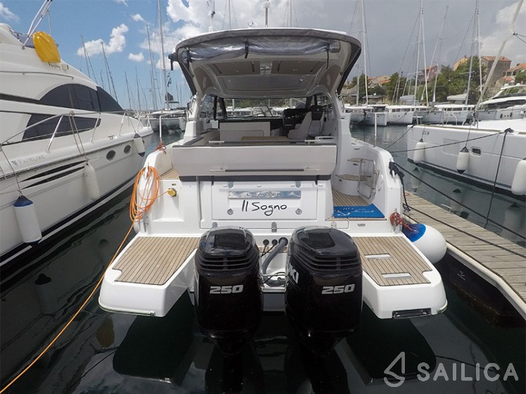 Leader 33 - Yacht Charter Sailica