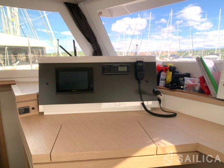 Lucia 40 - Yacht Charter Sailica