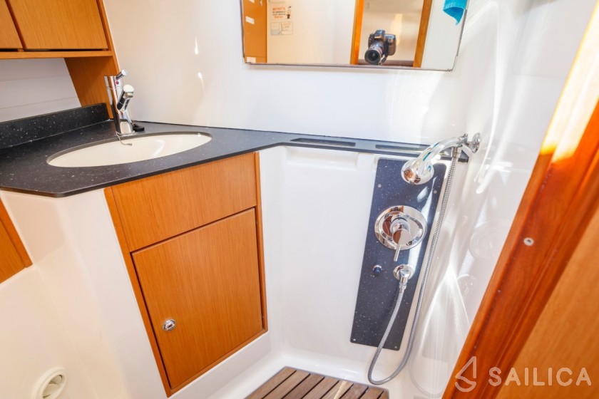 Bavaria 45 - Yacht Charter Sailica