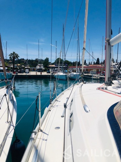 Cyclades 39.3 - Yacht Charter Sailica