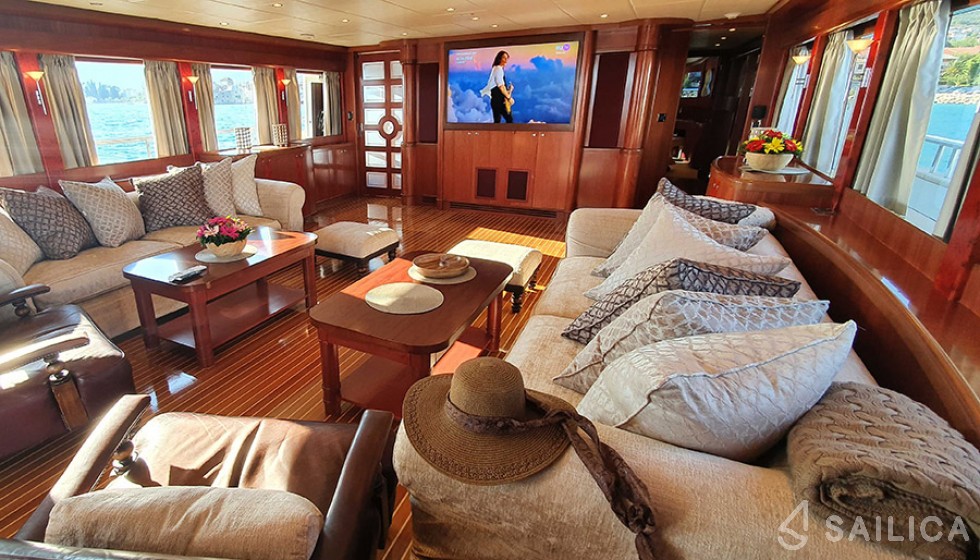 Johnson 87 - Yacht Charter Sailica