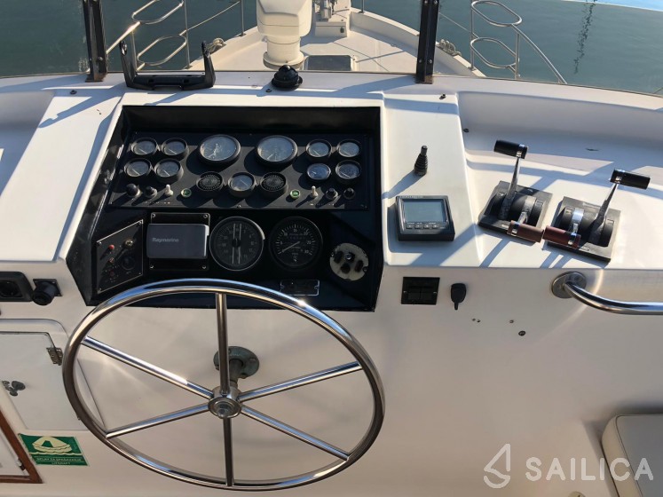 Staryacht 1670 - Yacht Charter Sailica