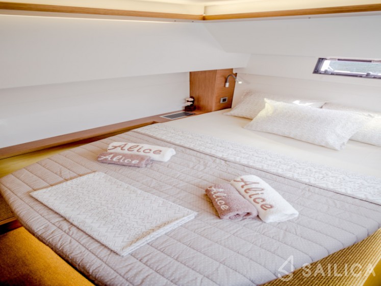 Lagoon 46  - Yacht Charter Sailica