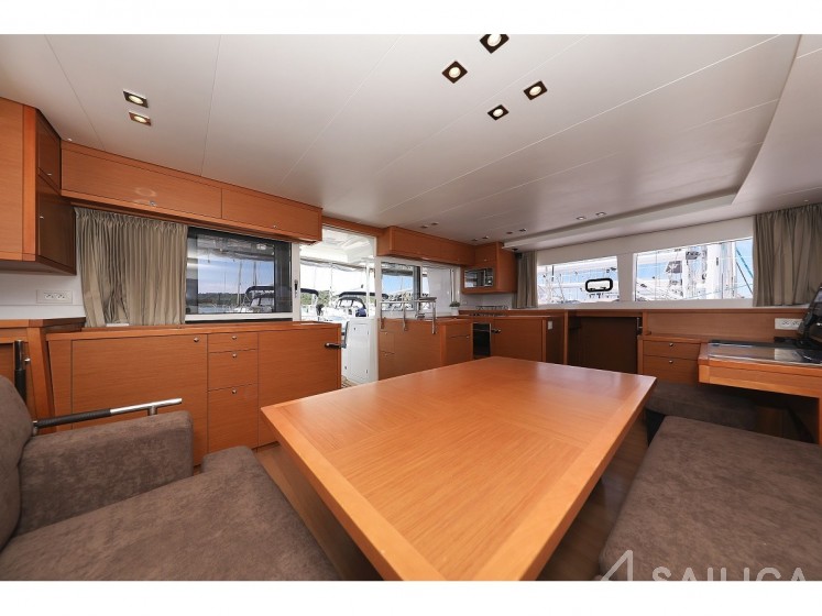 Lagoon 450 - Yacht Charter Sailica