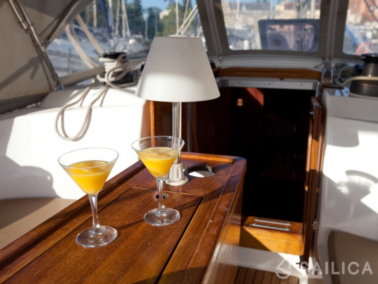 Bavaria Cruiser 37 - Yacht Charter Sailica