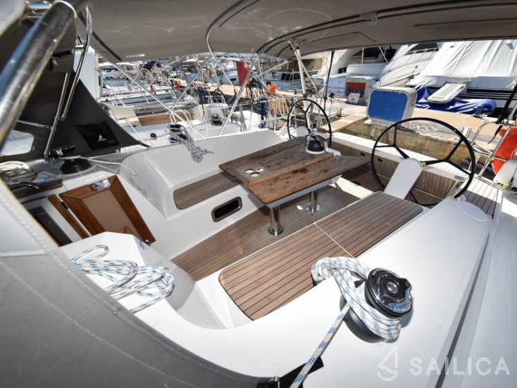 Bavaria 41 Cruiser - Yacht Charter Sailica