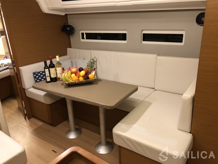 Sun Odyssey 410 - Yacht Charter Sailica