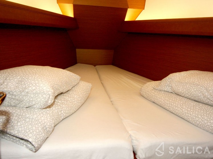 Sun Odyssey 389 - Yacht Charter Sailica