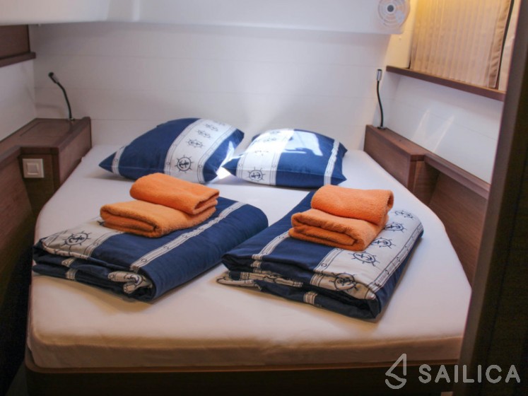 Lagoon 450 - Yacht Charter Sailica