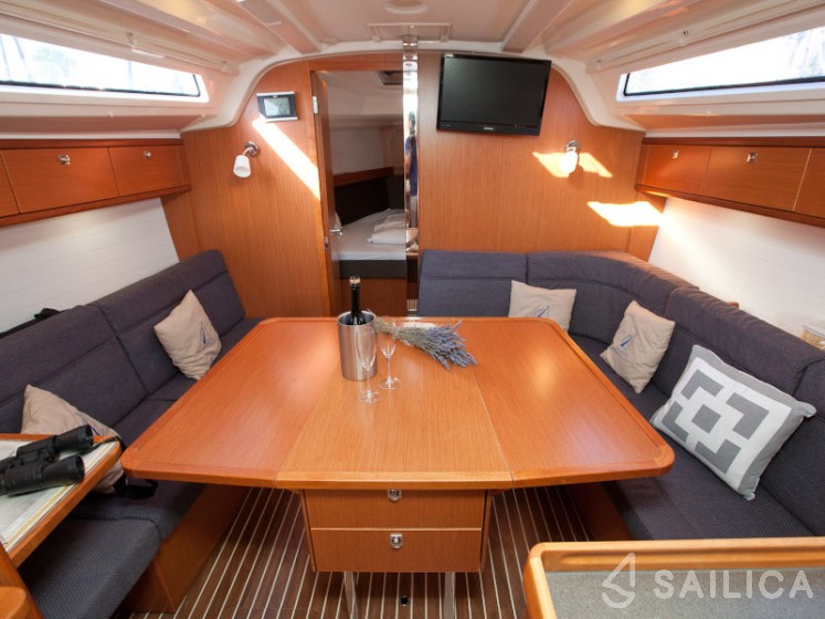 Bavaria 37 Cruiser - Yacht Charter Sailica