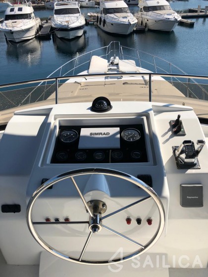 Yaretti 2110 - Yacht Charter Sailica